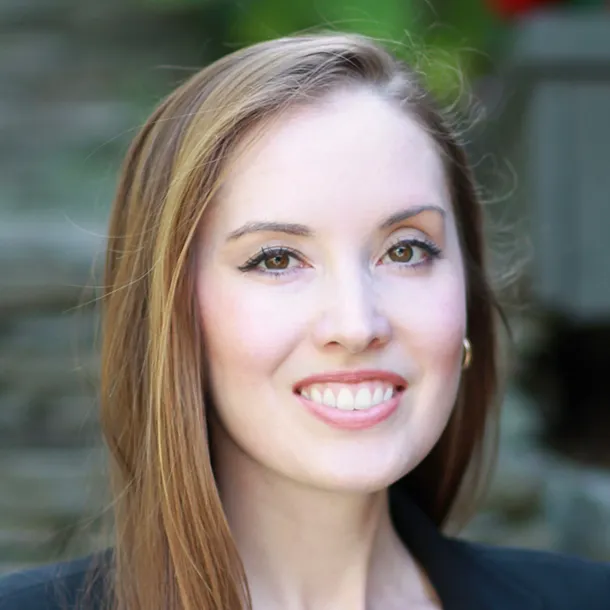 Chloe Edmondson Headshot